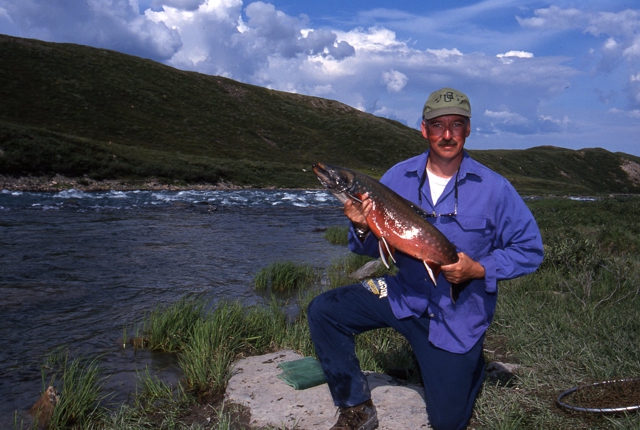 You need to switch to a heavier lure to stay down in the fish zone and keep retrieval speeds up in heavy current.